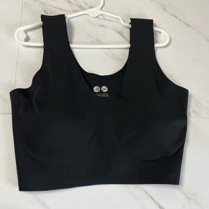 Kindred Bravely Scoop Neck Black Seamless Bra with removable padding size Med